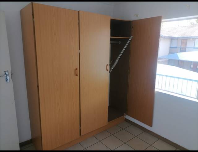 2 BEDROOM APARTMENT FOR SALE IN ANNADALE